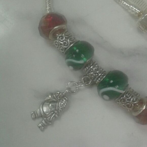 Euro style charm bracelet Santa Claus Beads Silvertone Red Green Christmas - Picture 3 of 4